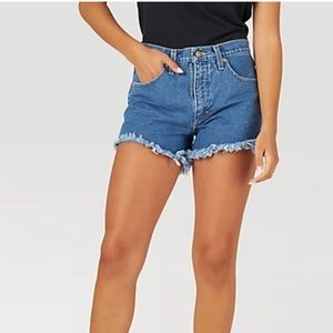 WRANGLER WOMEN'S REWORKED CUTOFF SHORT IN DARK STONE JEAN